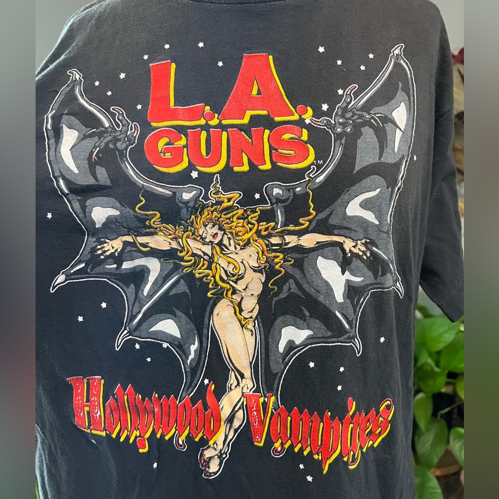 LA Guns Hollywood Vampires 1991 Vintage Concert T-Shirt Halloween